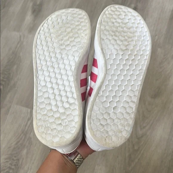 Adidas White Sneakers with Red Stripes - Picture 5 of 5